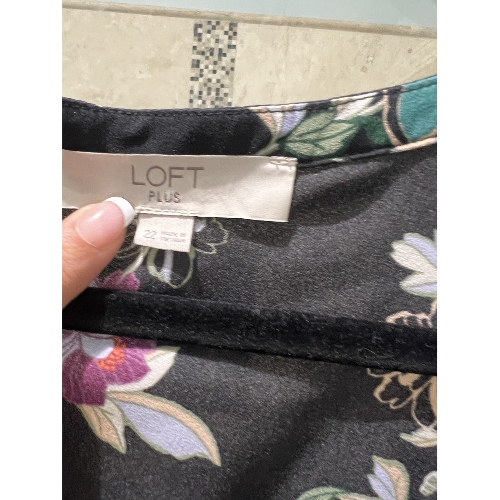 Ann Taylor LOFT Plus 22 Peplum V neck Black Purple  Fall Print blouse - Picture 3 of 8